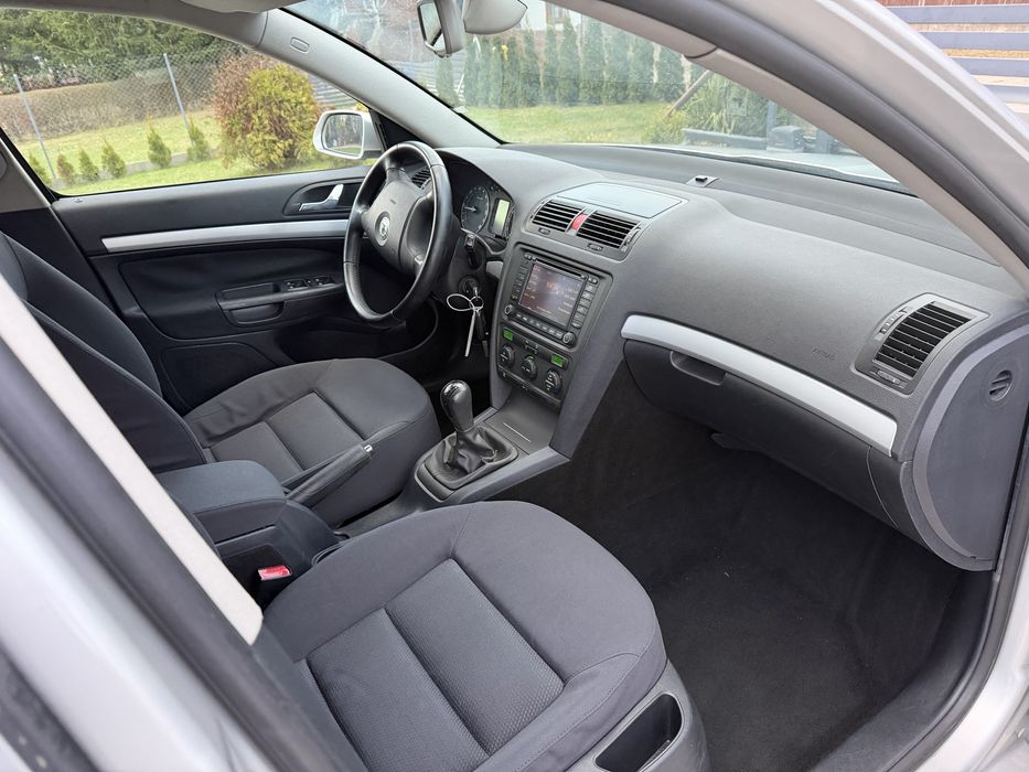 Skoda octavia 2.0 TDI navi klimatronik super stan