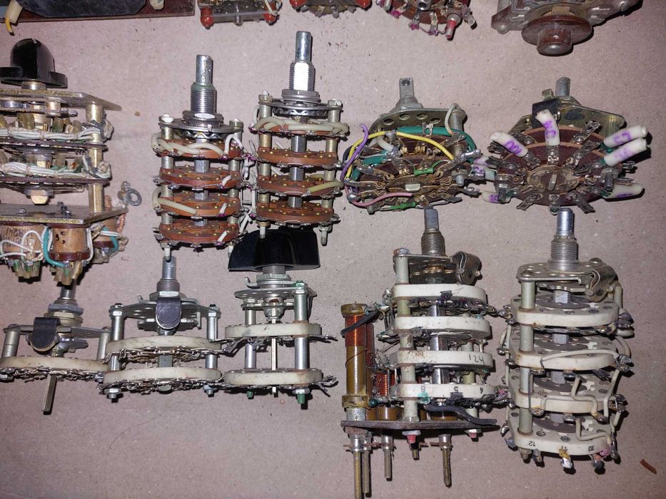 Переключатель галетный (галетник)