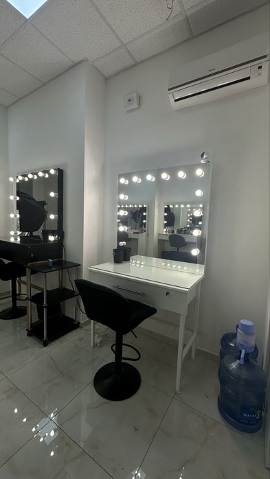 Аренда места для бровиста, визажиста. СВЕТ ЕСТЬ!