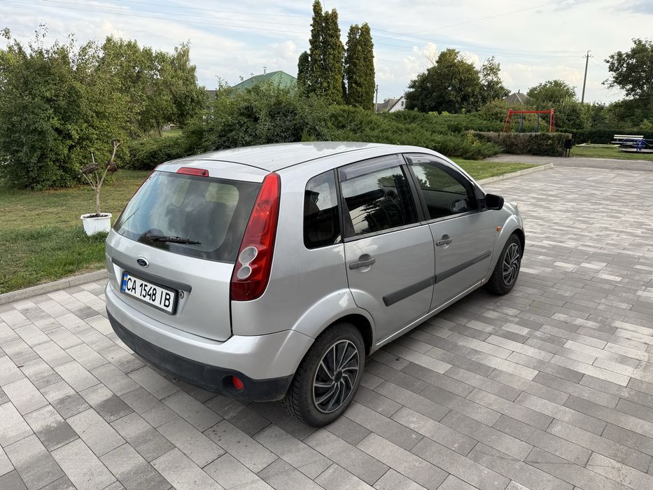 Продам Ford Fiesta 4 ГБО РОБОТ