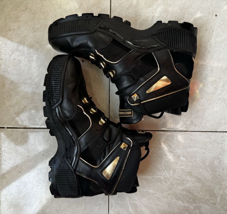 Продам чоботи,кросівки ботінки.хайтопи michael kors 8,5