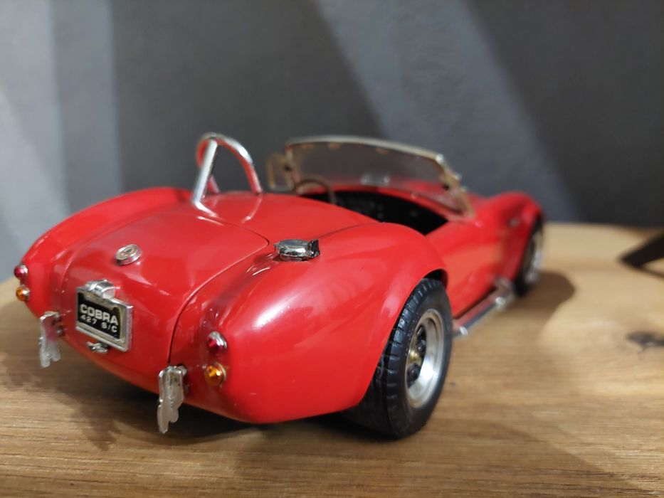 Model 1:18 Shelby Cobra RoadTough