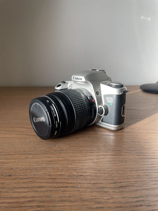 Analog Vintage Canon EOS 500N + Canon Zoom Lens EF 28-80 mm 1:3.5-5.6