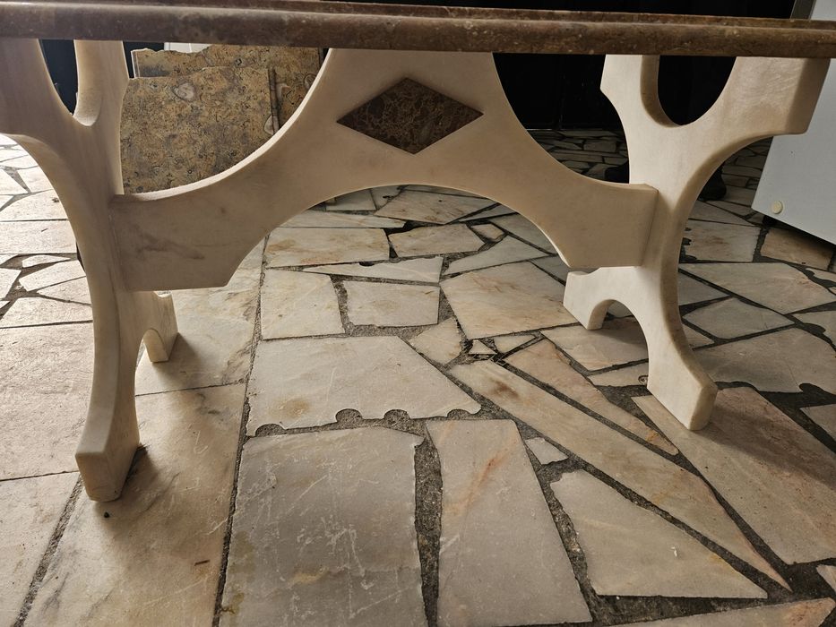 Mesa de sala em mármore