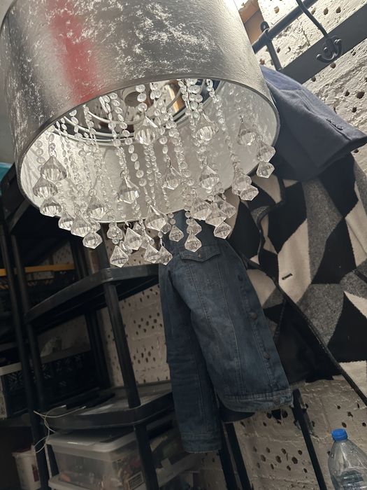 Żyrandol w stylu glamour