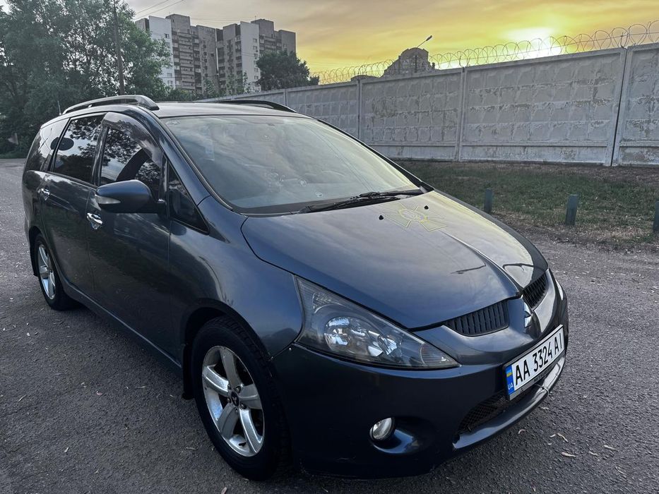Mitsubishi Grandis 2006