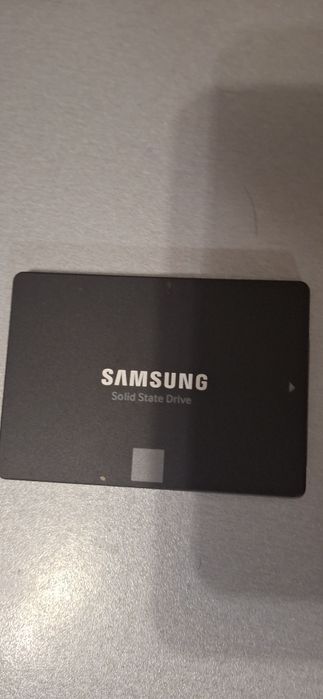 Продам новий SSD Samsung 870 EVO 500 GB Sata 2.5
SSD накопитель SAMSUN