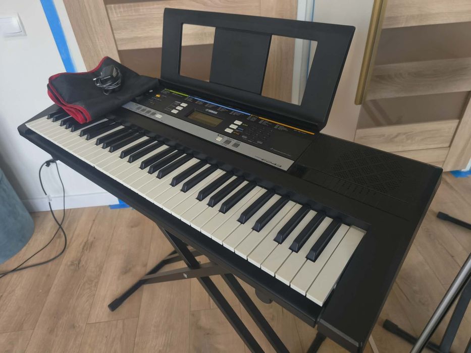 Keyboard Yamaha PSR-E243