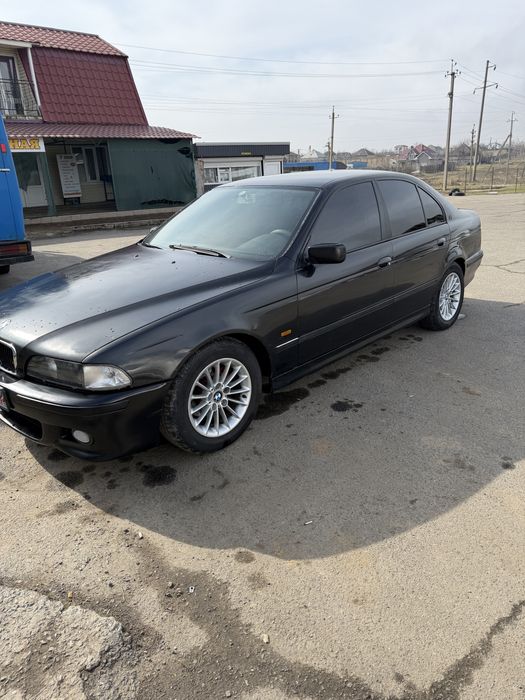 Продам бмв е39 мотор 2.8 бензин