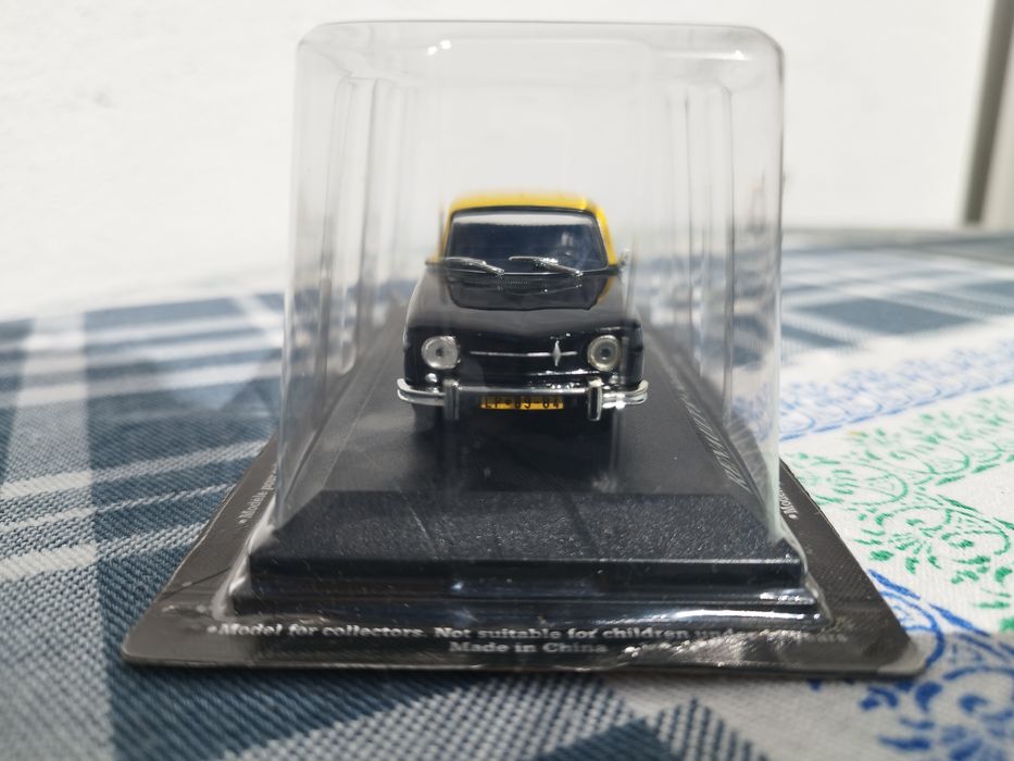 Miniatura Nova - Renault 8 Taxi Santiago do Chile 1965