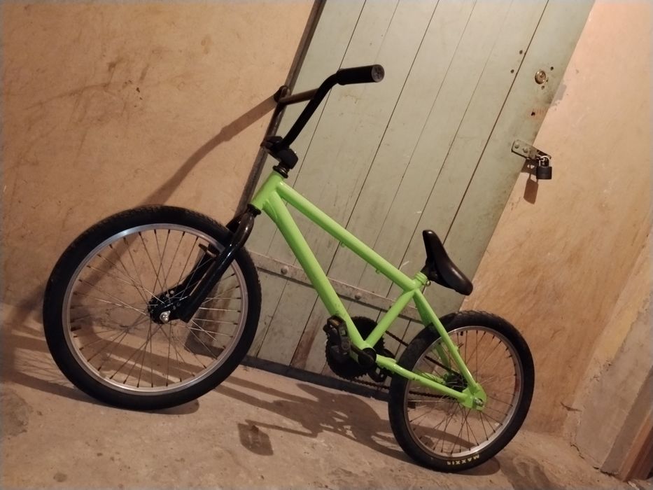 Rower zielono czarny BMX
