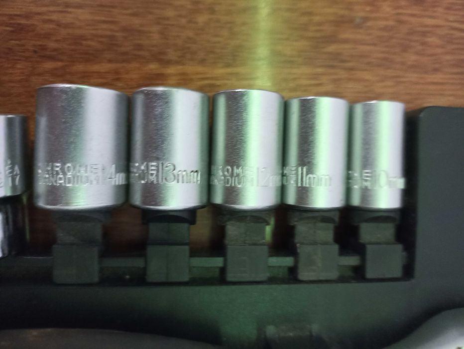 Набор торцевых ключей / головок 4-17 с трещоткой 1/4" Miol + подарок