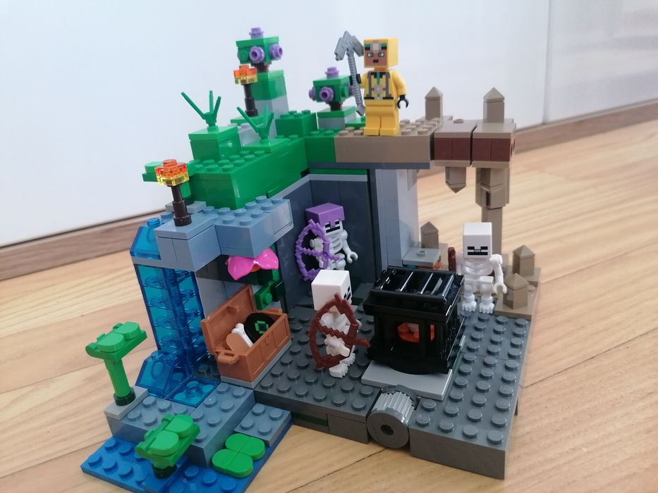 Klocki Lego Minecraft Loch Szkieletów 21189
