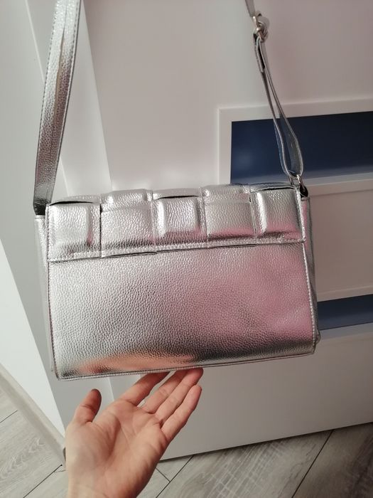 Srebrna torebka. Nowa