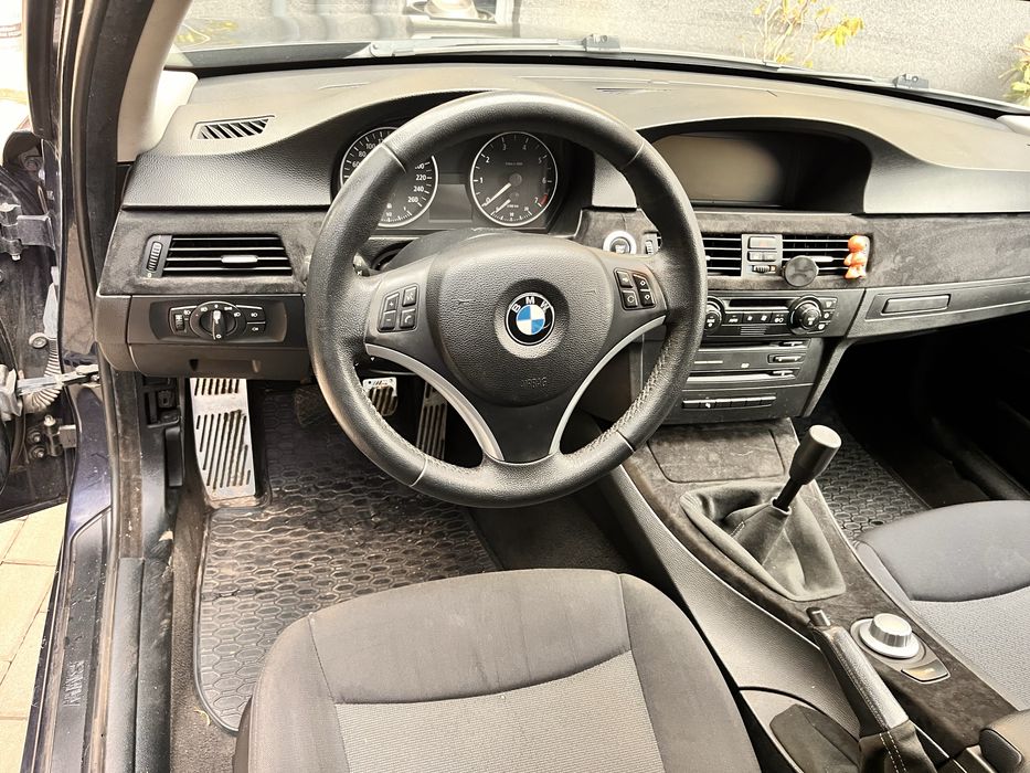 BMW E90 320i 2005