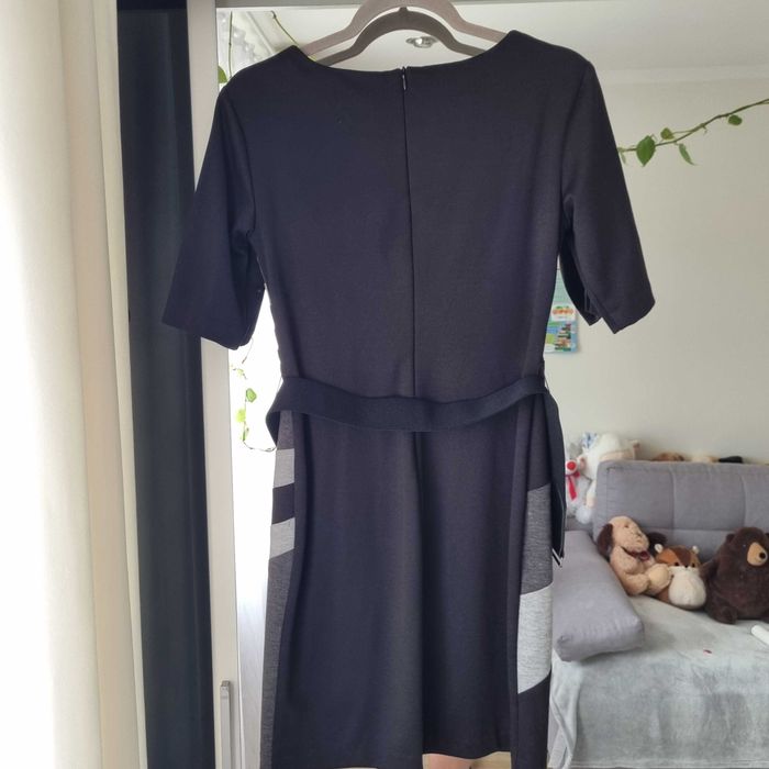 Damska elegancka biurowa sukienka Connected Apparel rozmiar S-małe M
