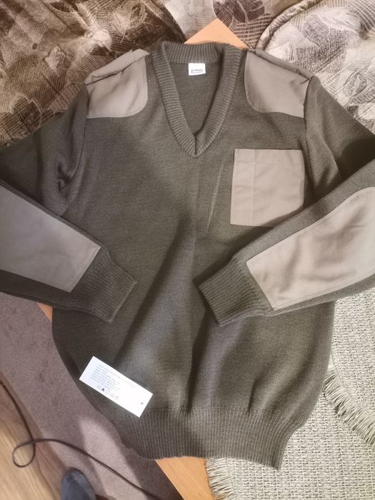 Sweter nowy khaki