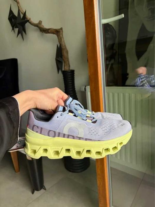 On Running Cloudmonster Nimbus/ Hay
