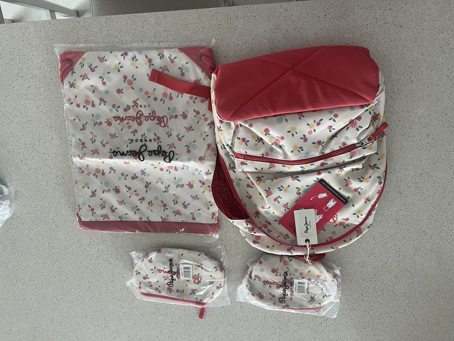 Mochila + estojos + saco PEPE JEANS