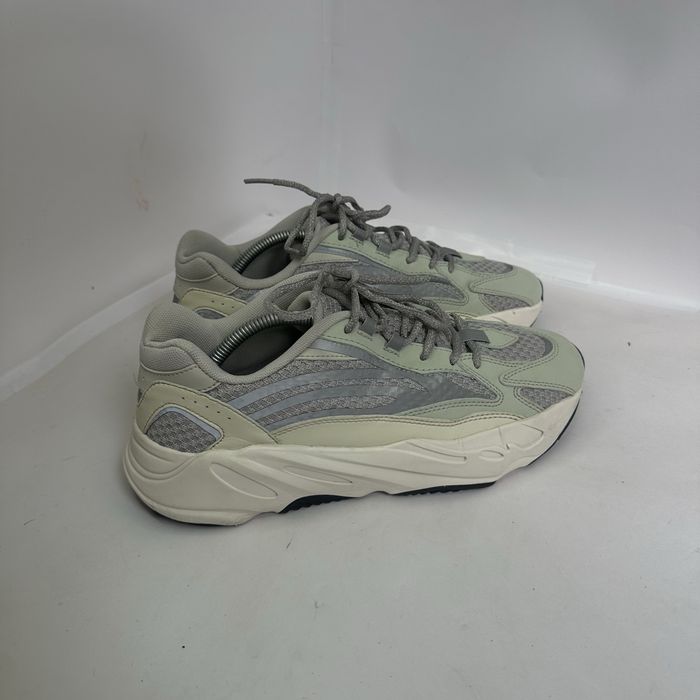Кросівки Adidas Yeezy Boost 700 V2 Розмір 43