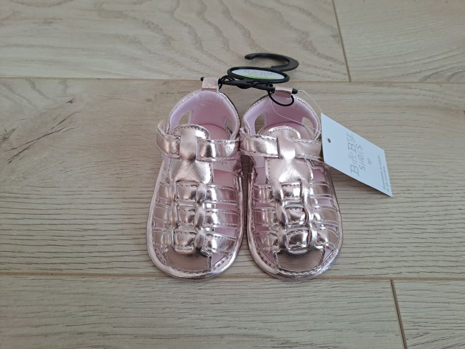 Nowe sandałki Matalan