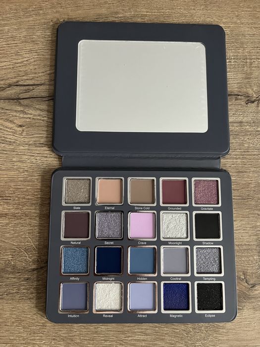 Cosmic Brushes paleta cieni Cooltrals