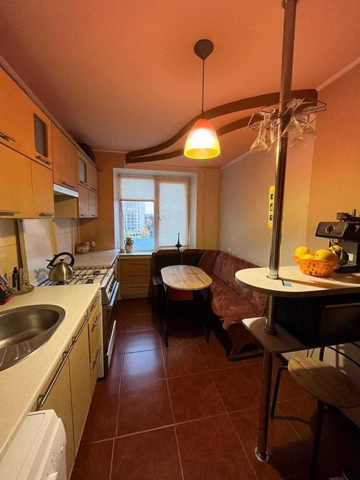 Продаж 3-кімн.кв. біля ТЦ Гостинець