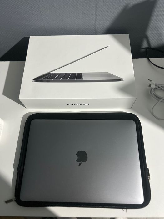 Apple MacBook Pro 13” (2017) – Space Grey