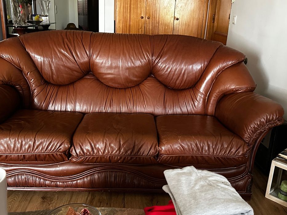 Terno de sofás em pele