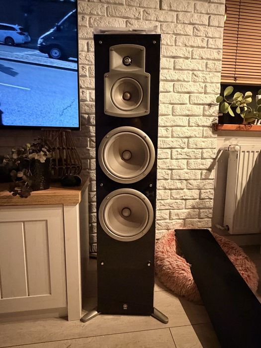 Yamaha 5.1 – RX-V779 + NS-777 / NS-333 / NS-C444 / SW200