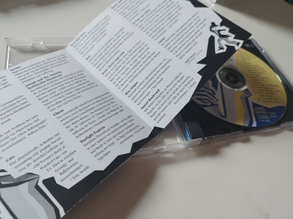 *Puddis Musical Hits / Grease Evita Cats Hair West Side Story Chess