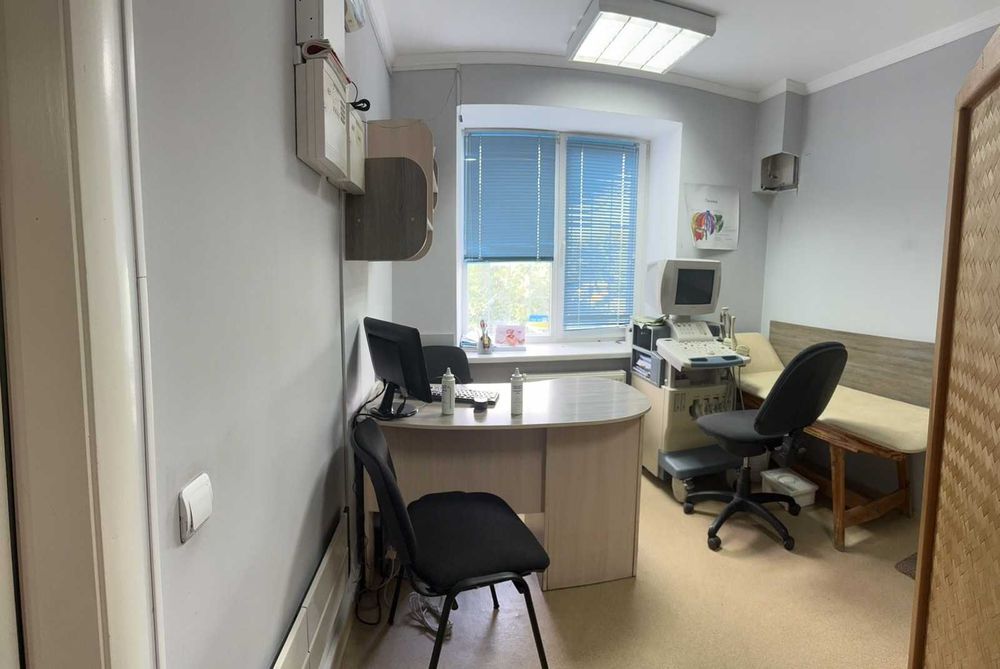 Продаж приміщення поліклініки.  ЦІНА 115000