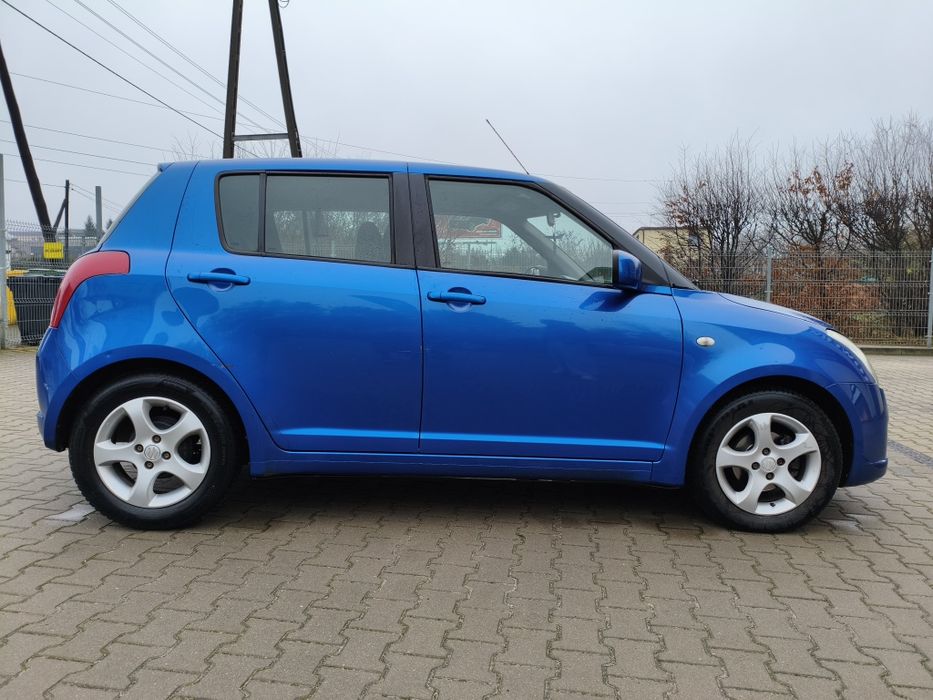 Suzuki Swift 1.3 benzyna  5 drzwi ekonomiczny klimatyzacja