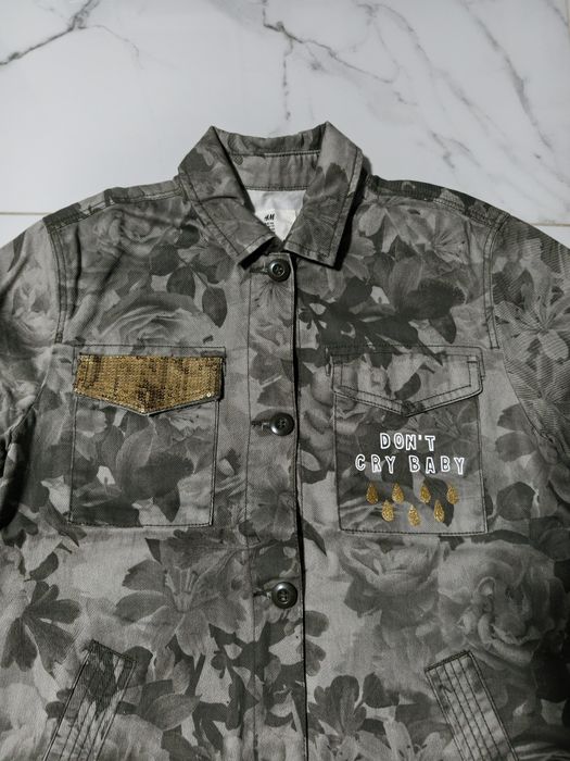 H&M bawełniana kurtka koszulowa khaki we wzór kwiaty cekiny 146