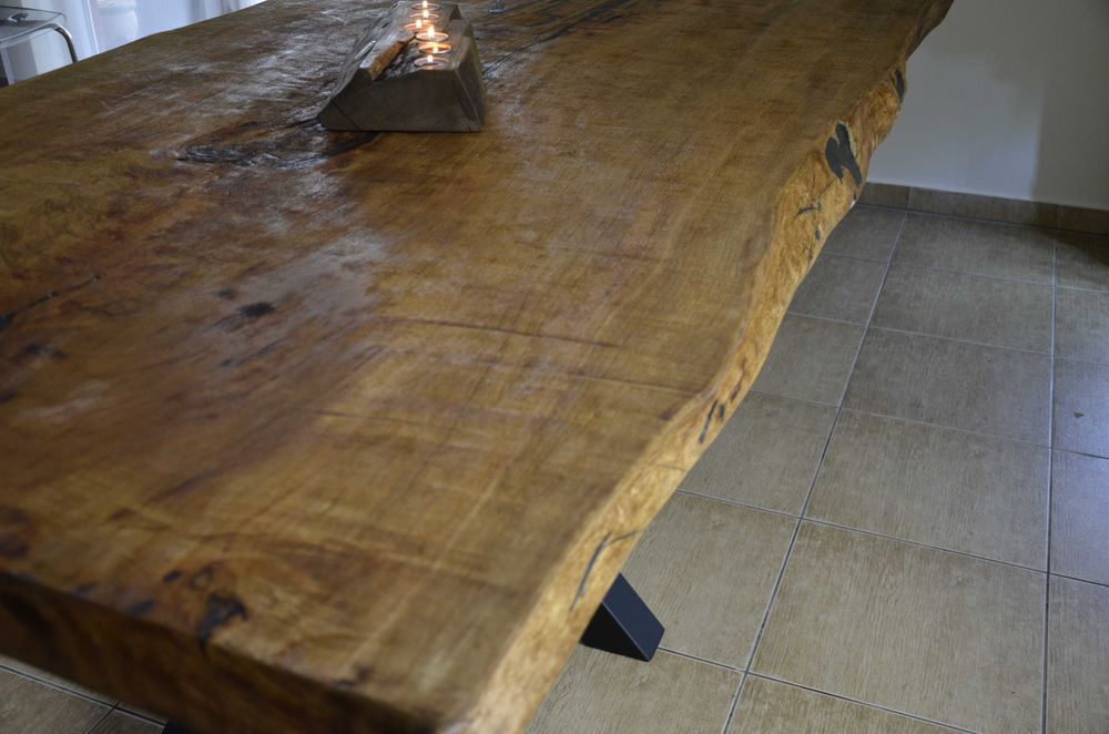 Stół dębowy z jesionu klonu blat drewniany monolit metalową nogą