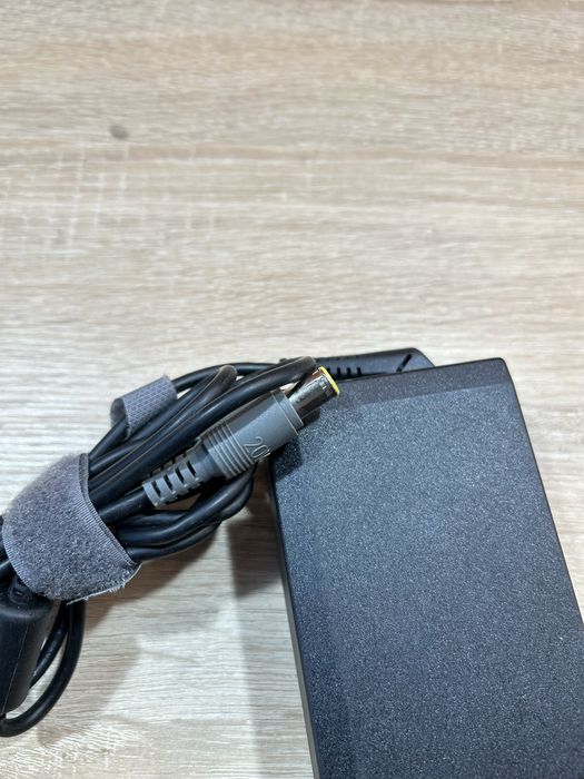 Блок живлення Lenovo 135w 20v 6.75a
