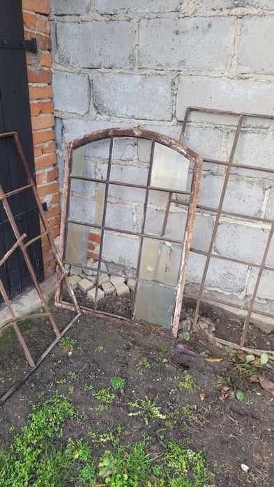 Stare okna metalowe