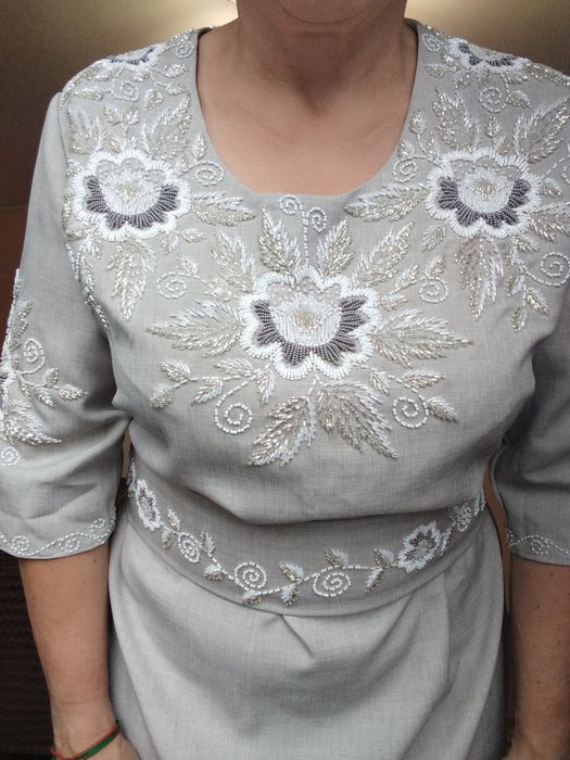 НОВЕ. Вишите плаття бісером,