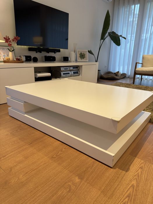 Centro de mesa de sala lacado a branco