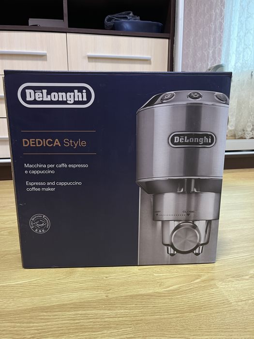Срочно Кавоварка ріжкова Delonghi EC 685.M