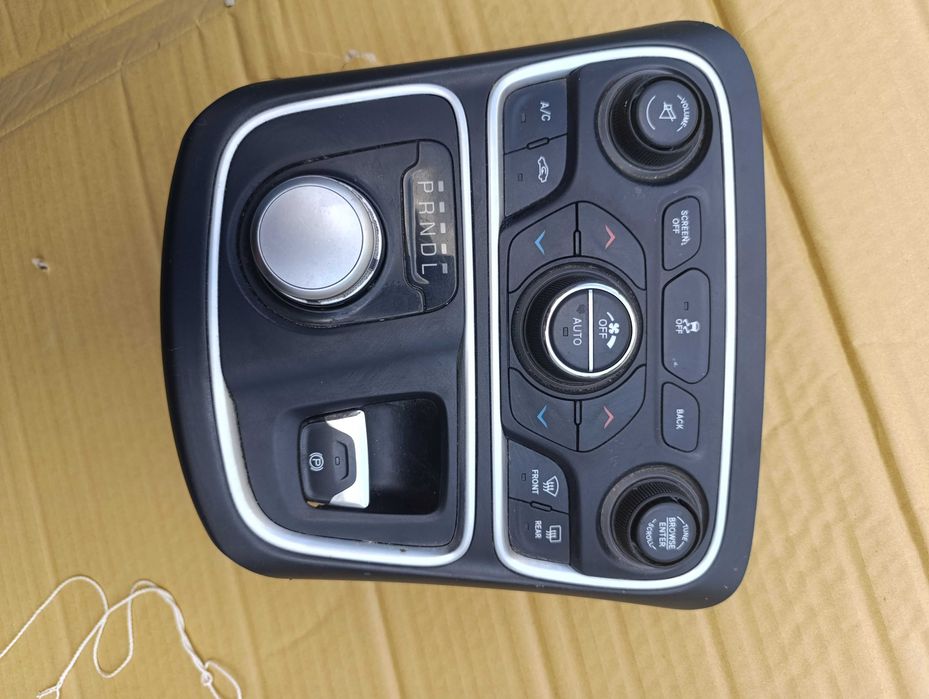 Блок печки, селектор, ручник Chrysler 200 2015-2017г Оригинал