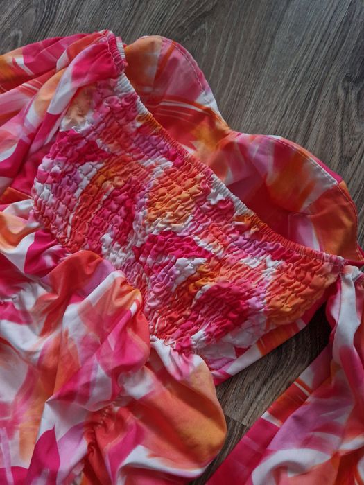 Sukienka marszczona z długimi rękawami rozmiar S