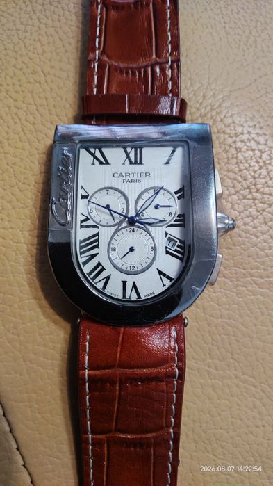 Часы  Cartier.новые.