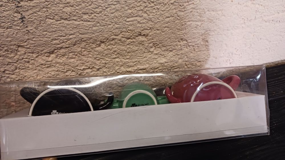 Conjunto 3 canecas portes incluídos