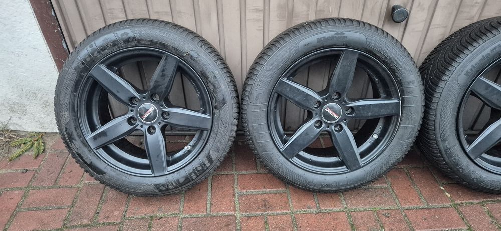 Alufelgi z oponami zimowymi Dezent BMW 5x120 205/55/R16