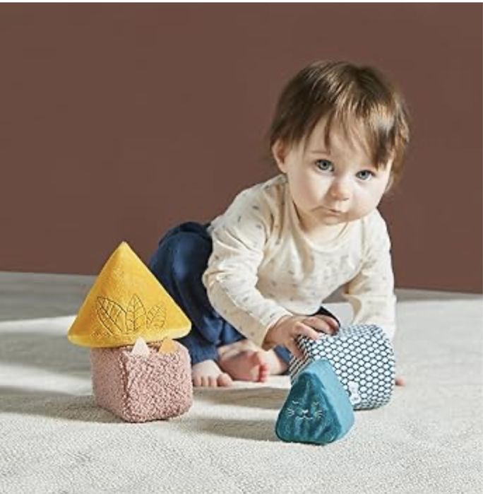 Сенсорні ігри  (тактильні кубики зі звуком)