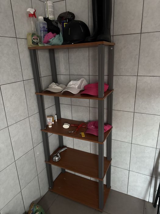 Móvel com 5 prateleiras