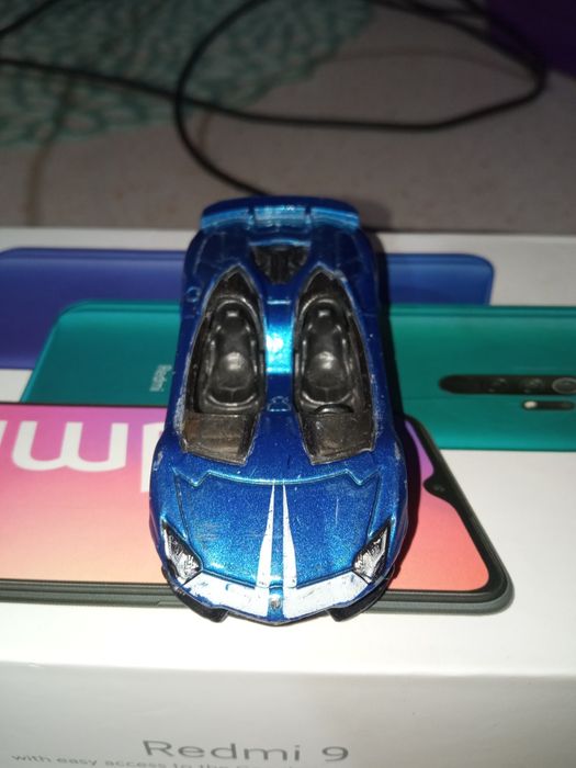 Lamborghini Aventador J hot wheels granat