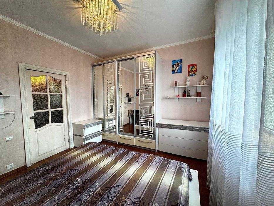 Продам просторий будинок для великої родини — передмістя Рівного.