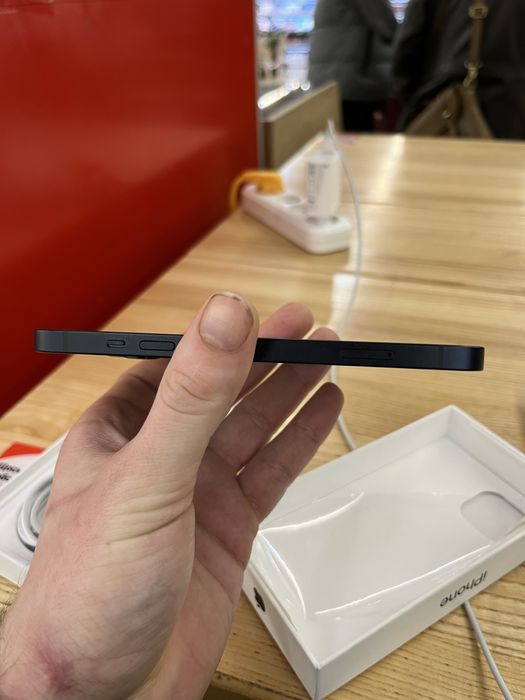 iPhone 13 с гарантией